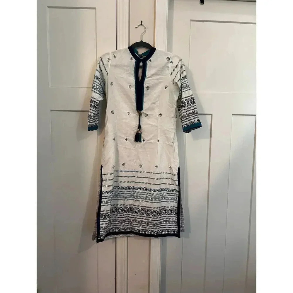Avaasa dress medium white and turquoise India